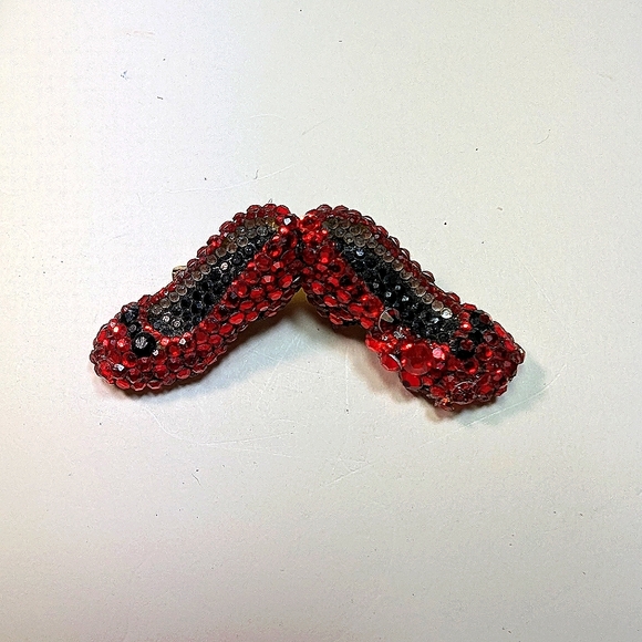 Wendy Gell wizard of Oz. Dorothy's Ruby slippers brooch. Rare and beautiful. - Picture 3 of 4
